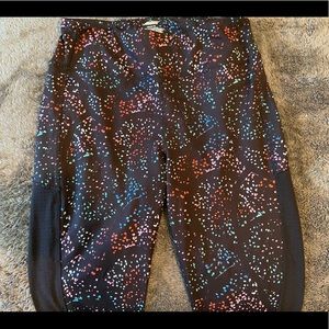 Women’s exercise leggings